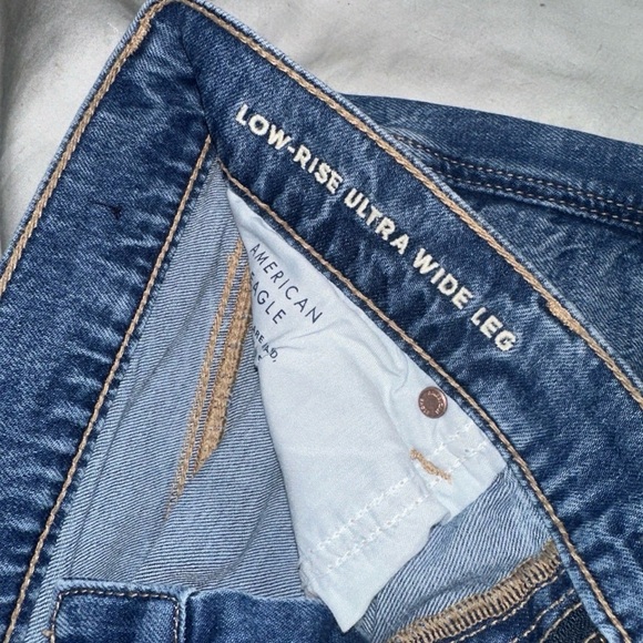 American Eagle Outfitters AE Ultra wide leg, low-rise Jeans 8 short - Picture 11 of 12